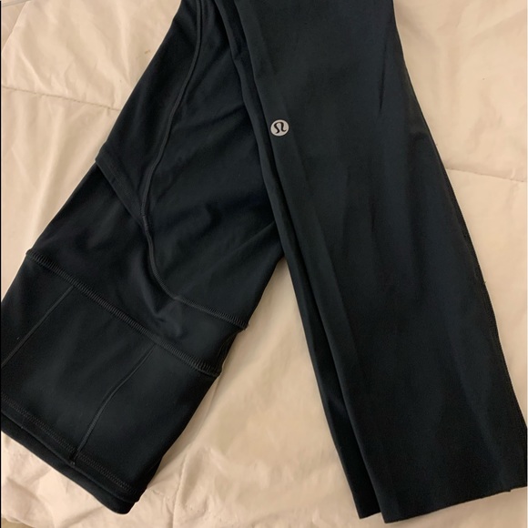 - Lululemon Fast and Free Tight 25” in Melanite - Picture 4 of 8